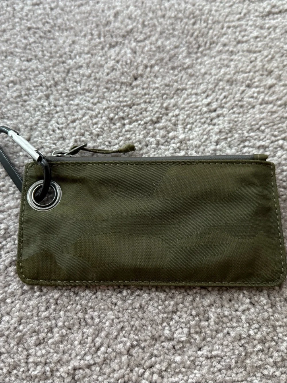 Athleta Coffee Run Wallet 2.0 in Olive Green